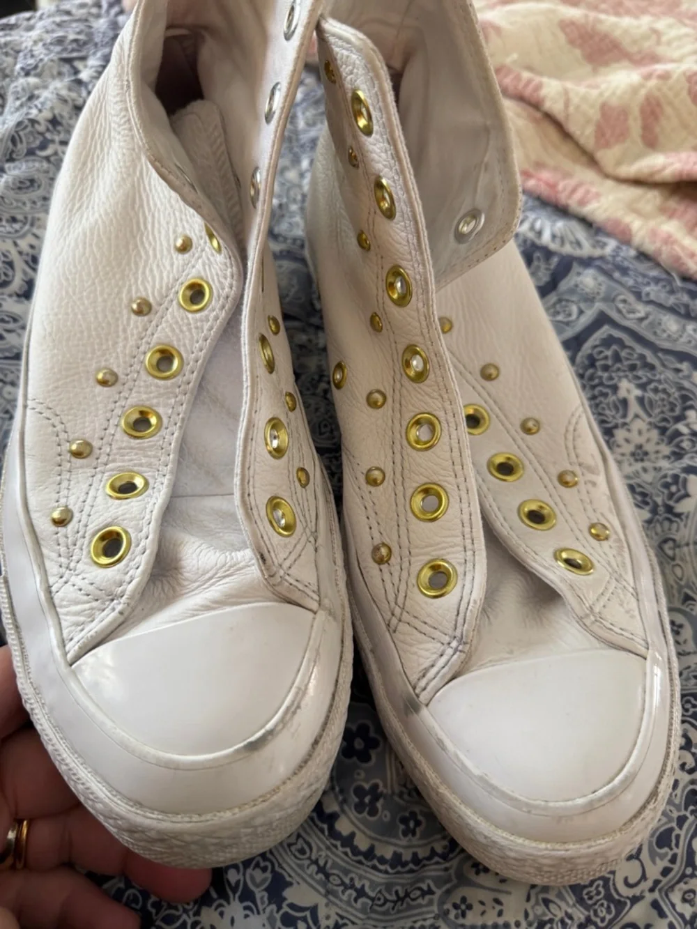 Chuck Taylor White Leather With Hold Grommets Converse sneakers in Men’s Size 8 - Picture 2 of 10